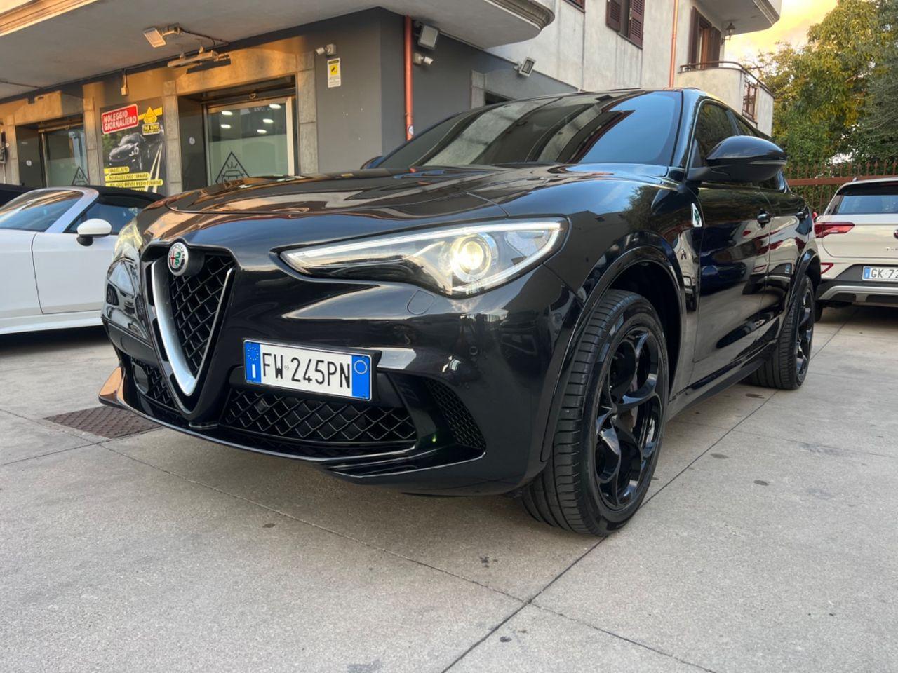 Alfa Romeo Stelvio 2.9 Bi-Turbo V6 510ch - 1 ère main - TVA Récupérable - Pack Carbone - Navi