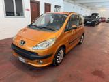 Peugeot 1007 1.6 Trendy 2Tronic allestimento e a - Peugeot 1007: Limousine