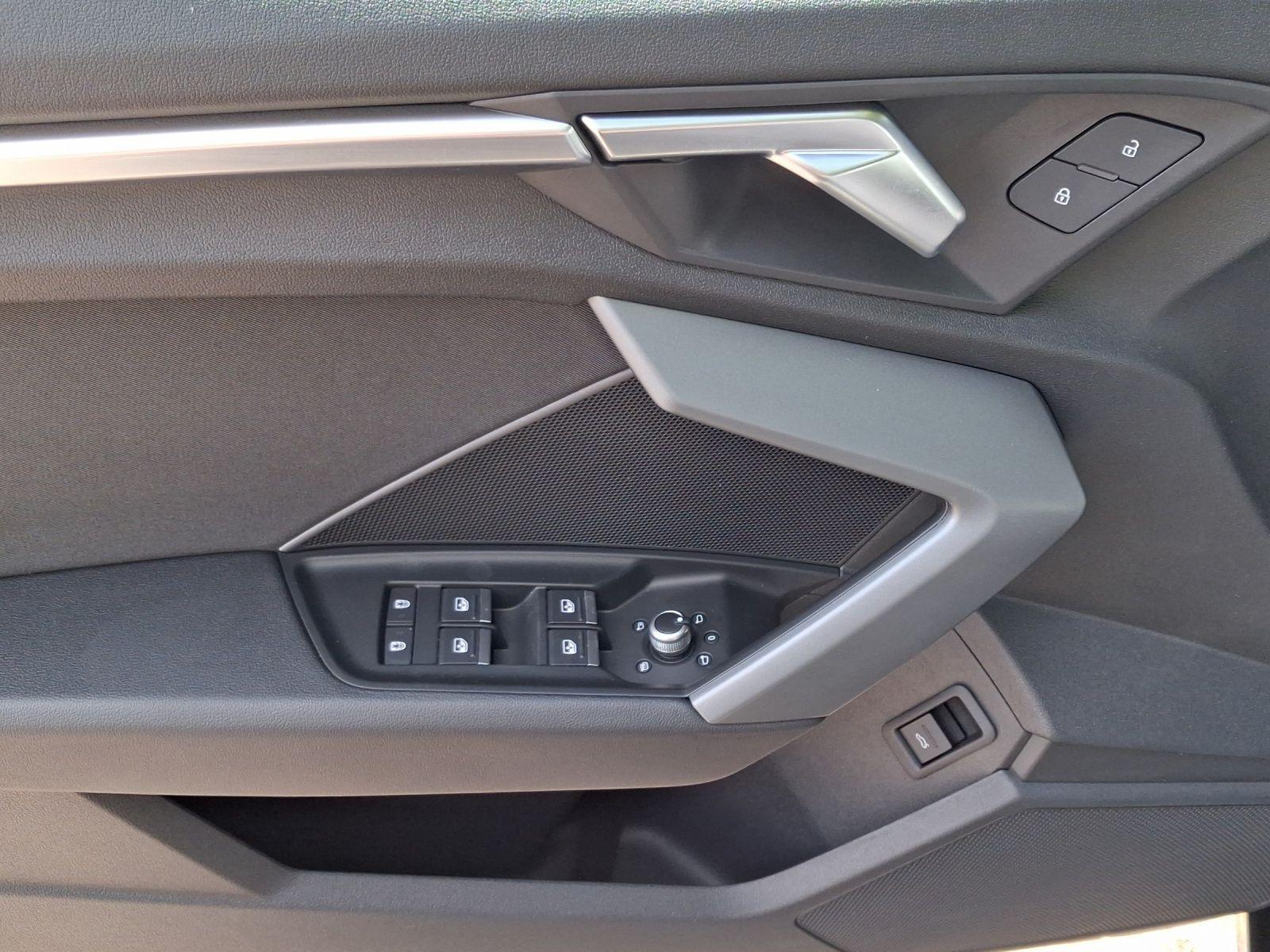 Audi A3 Limo 35 TFSI s-tronic LM18 AHK eSITZE NAVI+, миниатюра 8