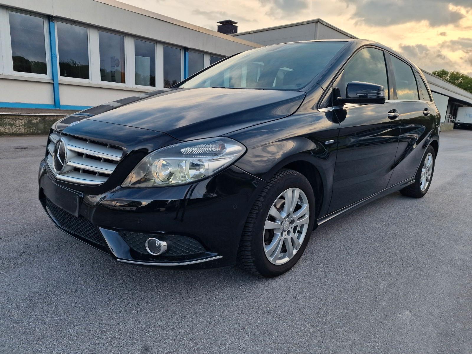 Mercedes-Benz B 180 WhatsApp +4917644511851