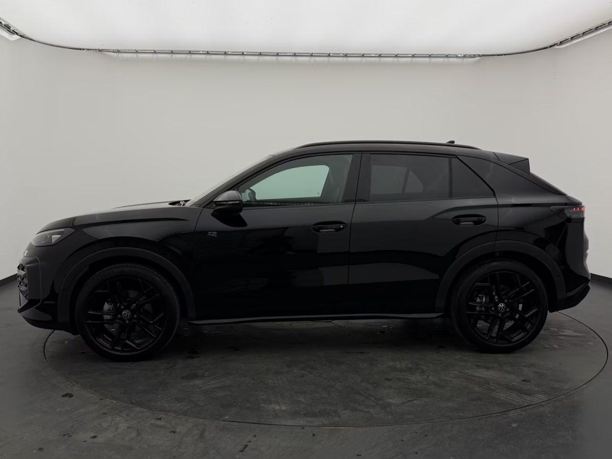 Volkswagen T-Roc 1.5 eTSI DSG R-Line +BLACK-STYLE+CAM+AHK+