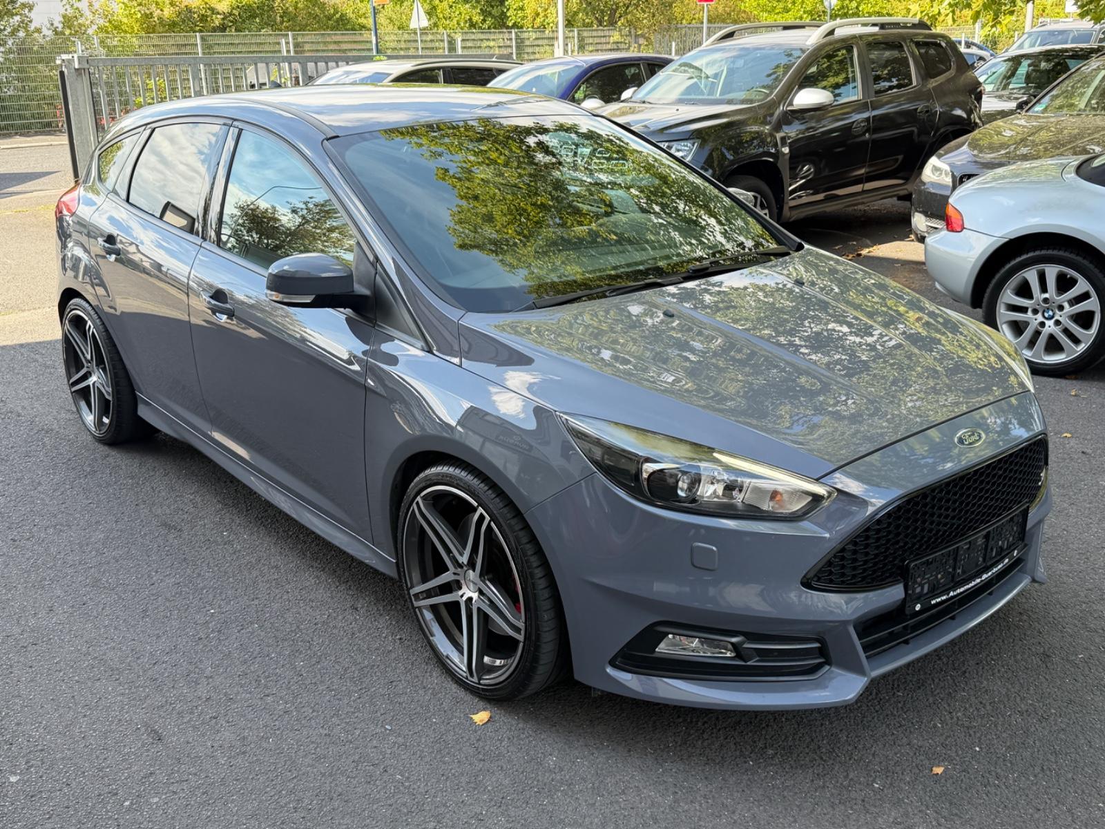 Ford Focus Lim. ST 2.HAND~RECARO~NAVI~FACELI~SONY~EU6
