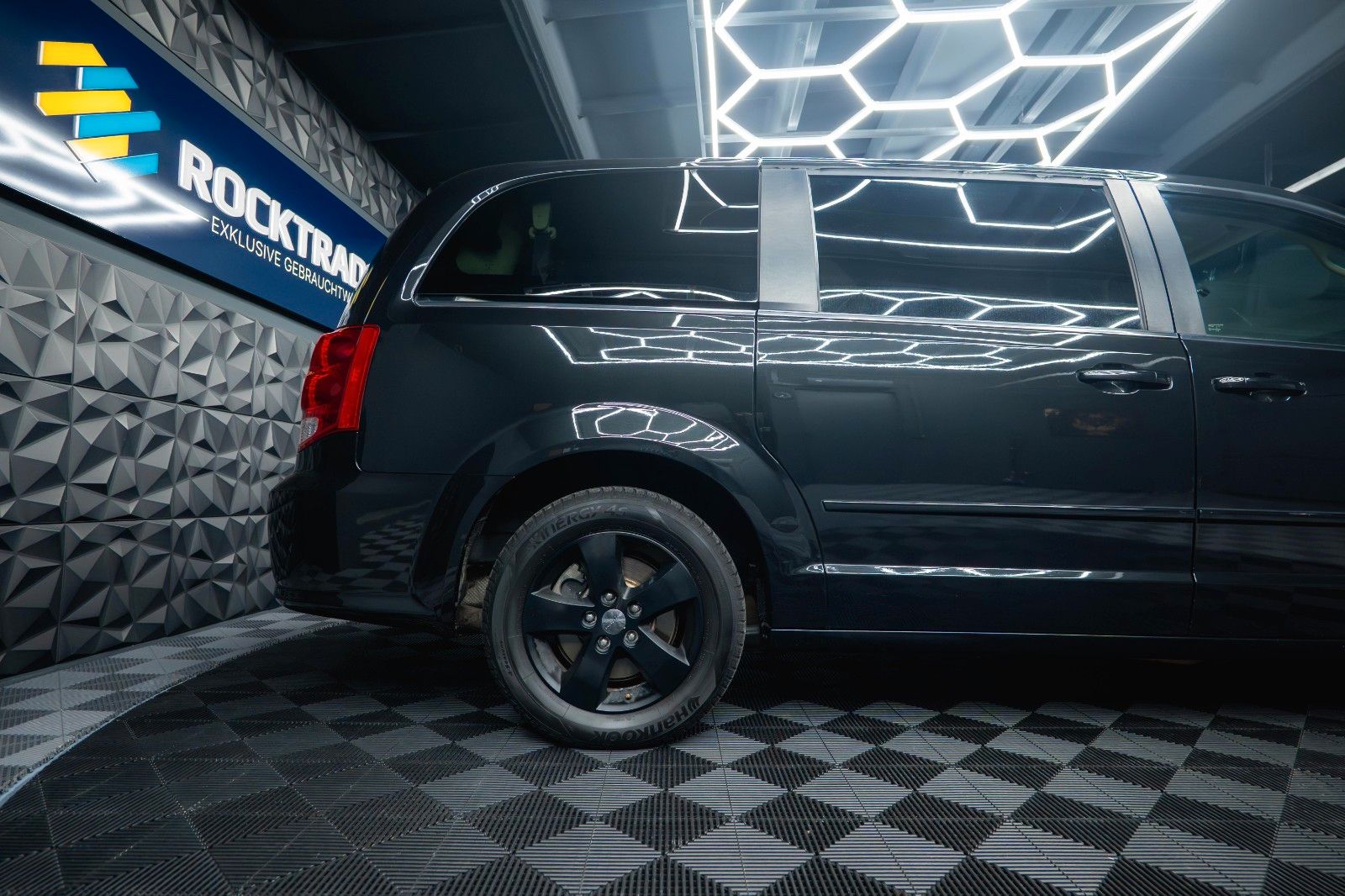 Fahrzeugabbildung Dodge Grand Caravan 3.6 V6 SXT LPG *7 Sitze*TV*Kamera*