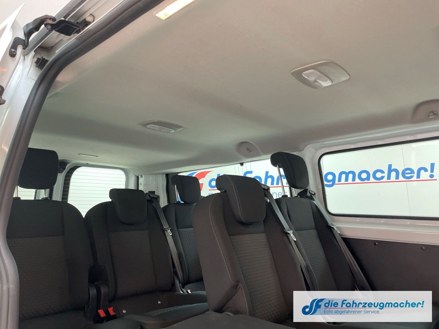 Fahrzeugabbildung Ford Transit Tourneo Kombi 320 L2 Trend Dyn. Kurvenli