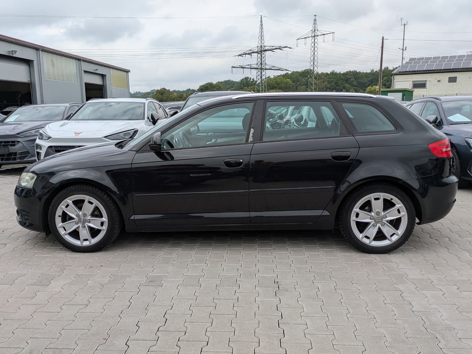 Fahrzeugabbildung Audi A3 2.0 TDI SPORT XENON*TÜV*AHK*MFL*KLIMA