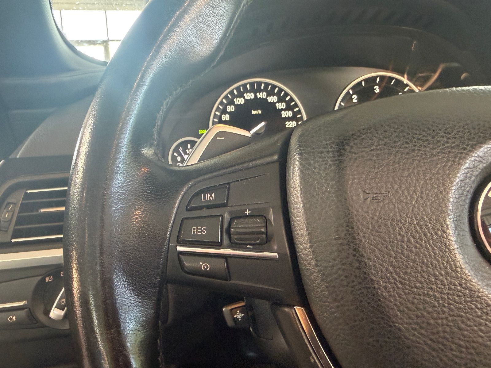 Fahrzeugabbildung BMW 640 Cabrio d xDrive/KAMERA/NAVI/MEMORY/BI-XENON