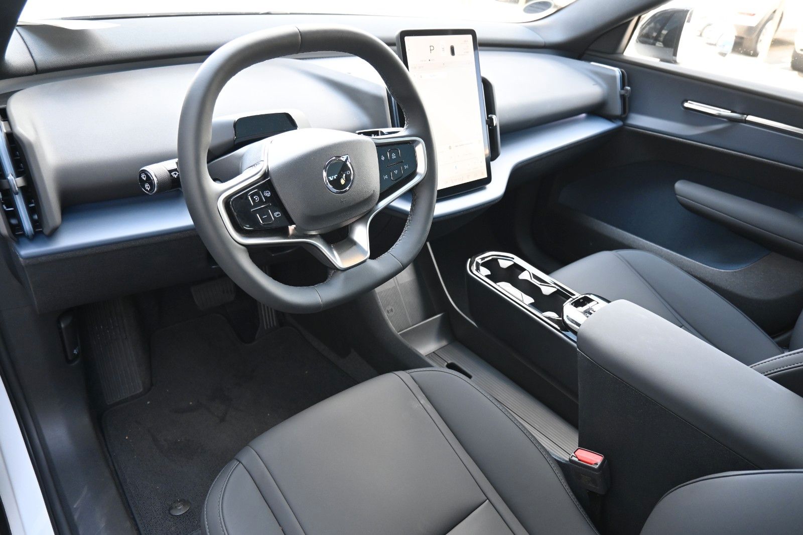 Fahrzeugabbildung Volvo EX30 CC Twin Motor Performance AWD Ultra*ACC