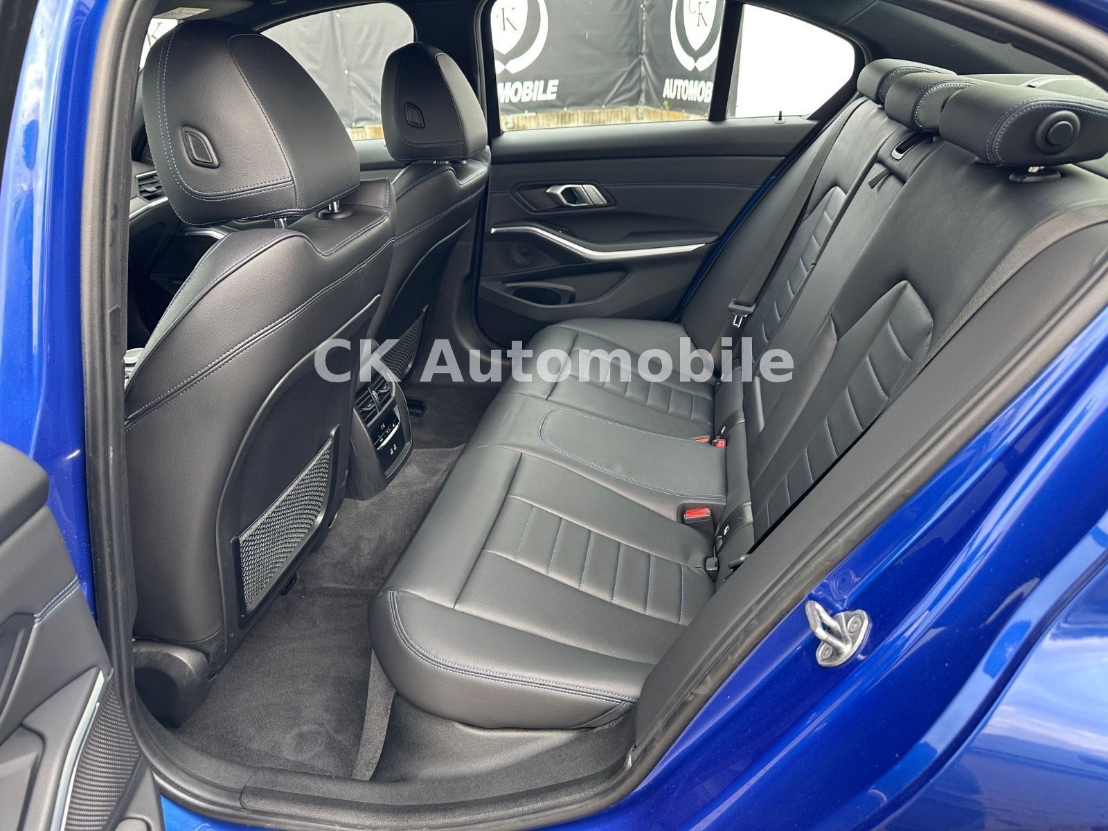 Fahrzeugabbildung BMW 330d Lim. M-Sport /Shadow-Line/Navi/Leder/LED