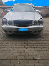 Mercedes-Benz Mercedes W210 270 CDI T Avantgarde - Mercedes-Benz 270 mit Diesel-Antrieb