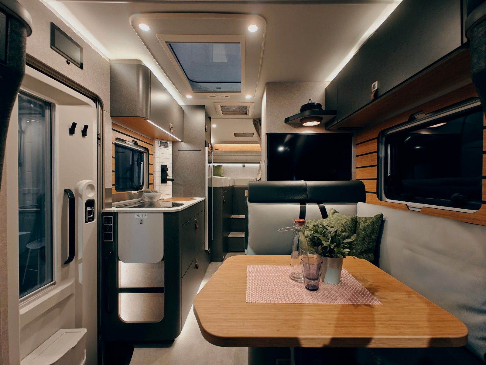 Fahrzeugabbildung HYMER / ERIBA / HYMERCAR ML-T 570 - Crossover
