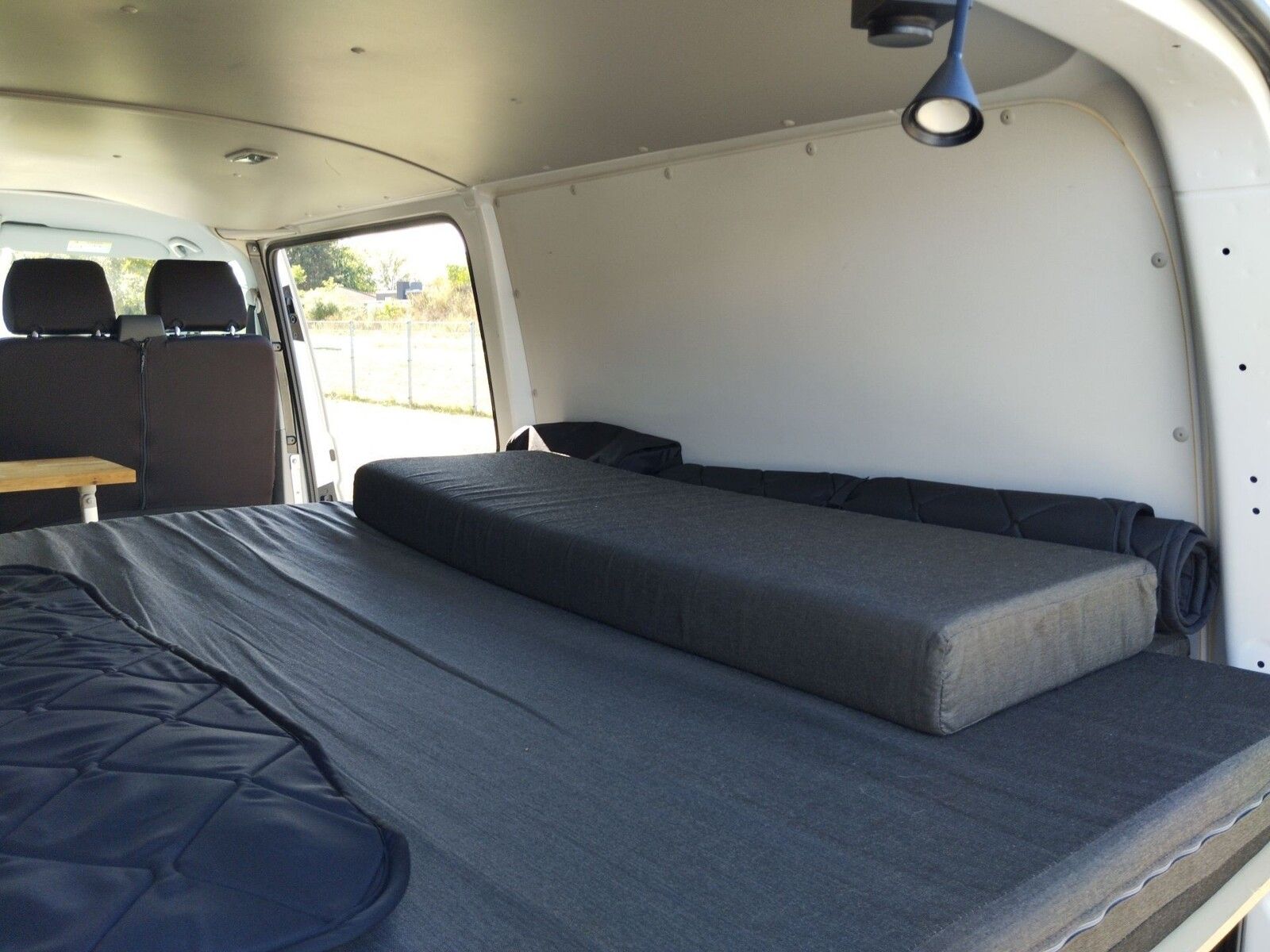 Fahrzeugabbildung Volkswagen Sonstige T6 Camper-Van Bulli lang Küche Festbett