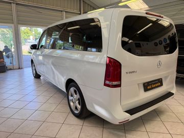 Mercedes V 220 - 8