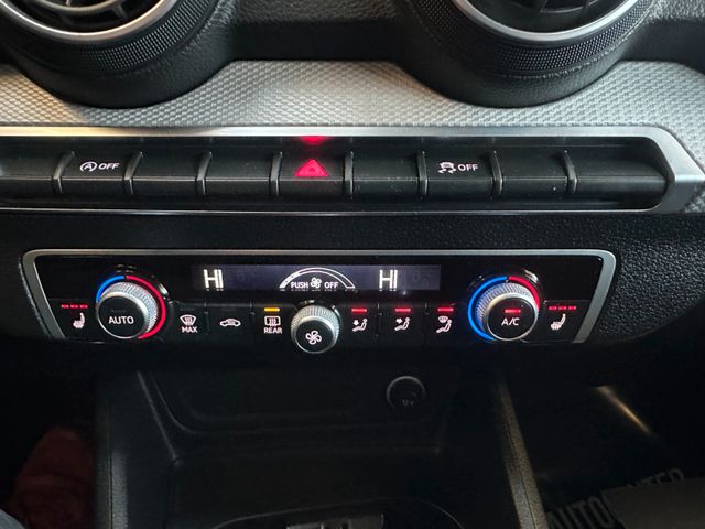 Audi Q2 30 TFSI S line *1. Hand*Klima*SHZ*Navi*BT*DAB