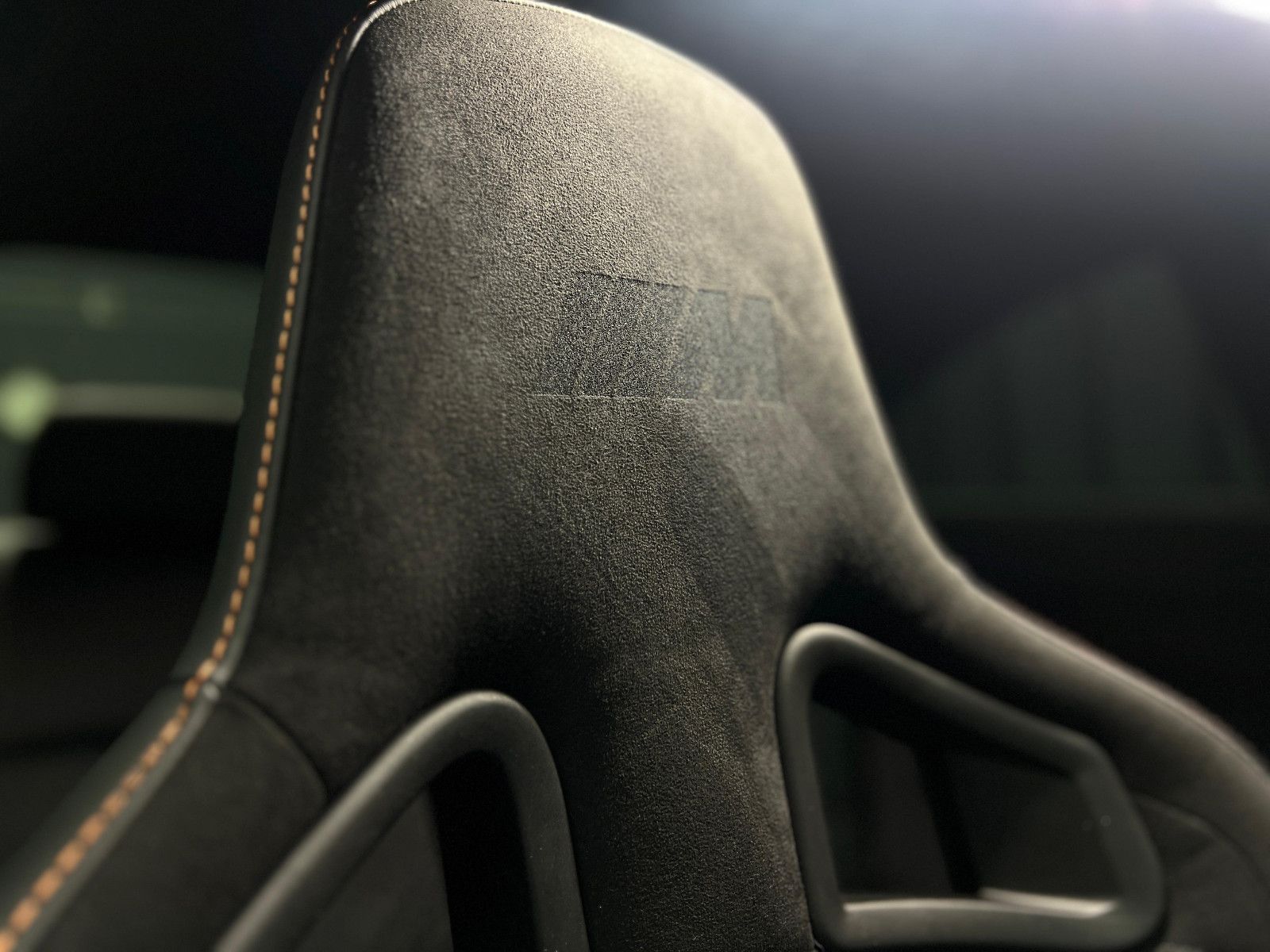 Fahrzeugabbildung BMW 1er M Coupe|H&K|AKRA|PERFORMANCE SITZE|DREXLER|