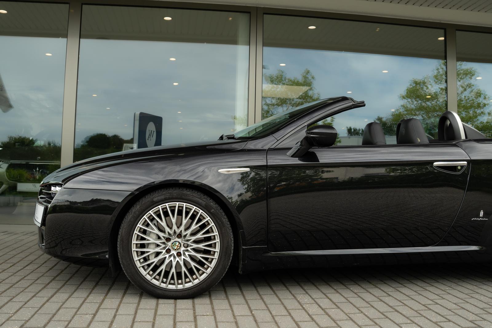 Alfa Romeo Spider 3.2 V6 JTS 260 ch BVM Q4 / 71 000 km / Cuir Poltrona Frau / Sièges électriques chauffants / Jantes 18"