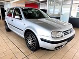 Volkswagen GOLF IV 1.6 *AUTOM+KLIMA+E-FH+5-TÜRIG+17'ALU* - Volkswagen Golf aus 2002: 1.6