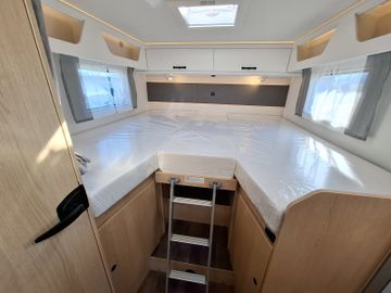 Sunlight Adventure T 68 Combi 6E TV-Paket AWT isoliert 8G