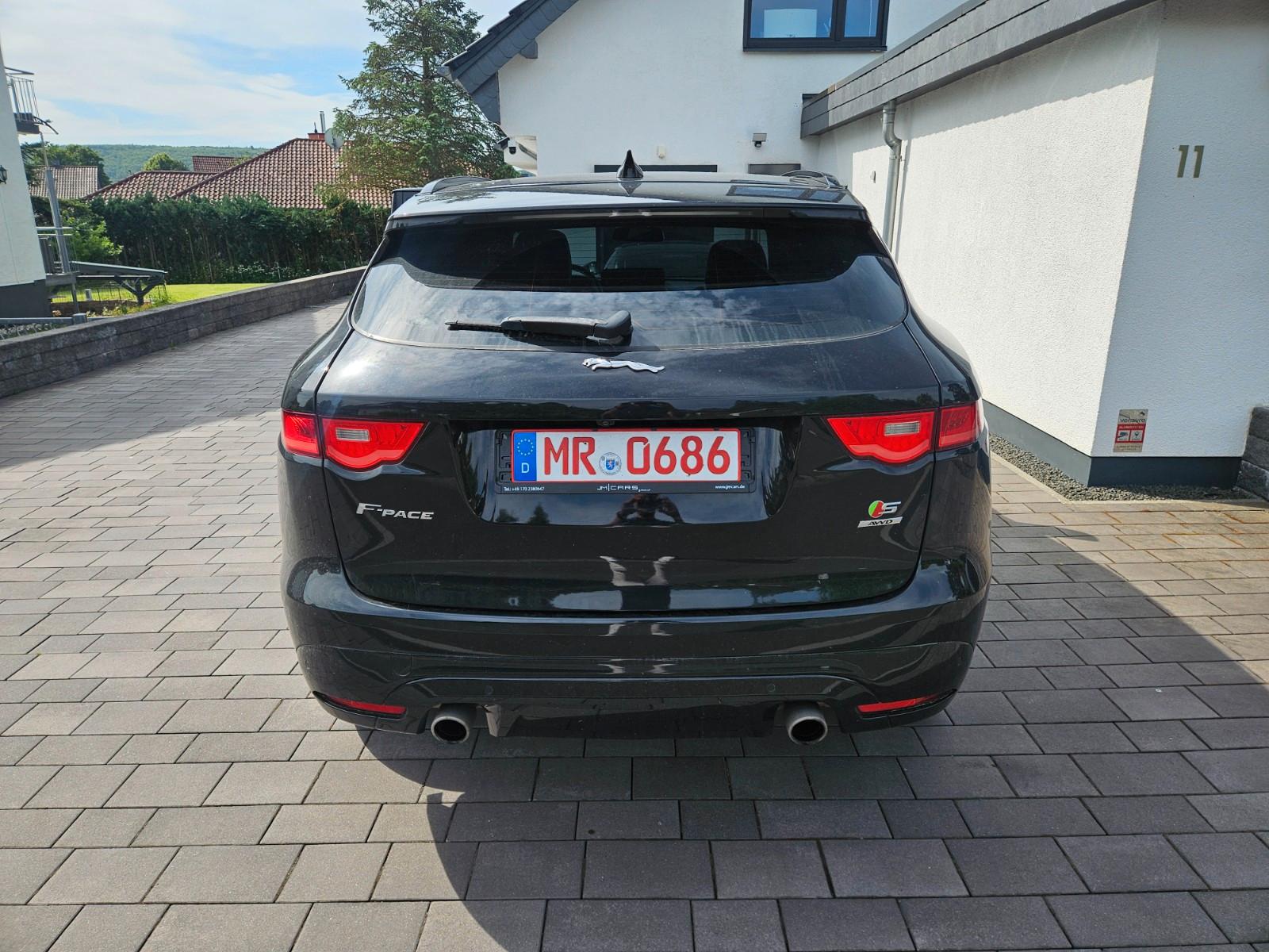 Jaguar F-Pace S AWD Black Pack S 22"/eAHK/Pano/Kamera