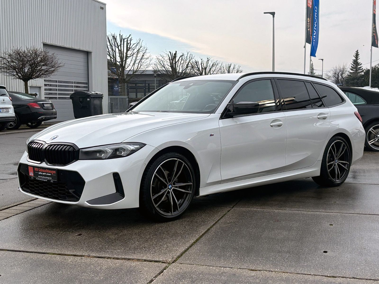 Fahrzeugabbildung BMW 318i Touring M-Sport Steptr. KAM AHK LED SHZ HUD