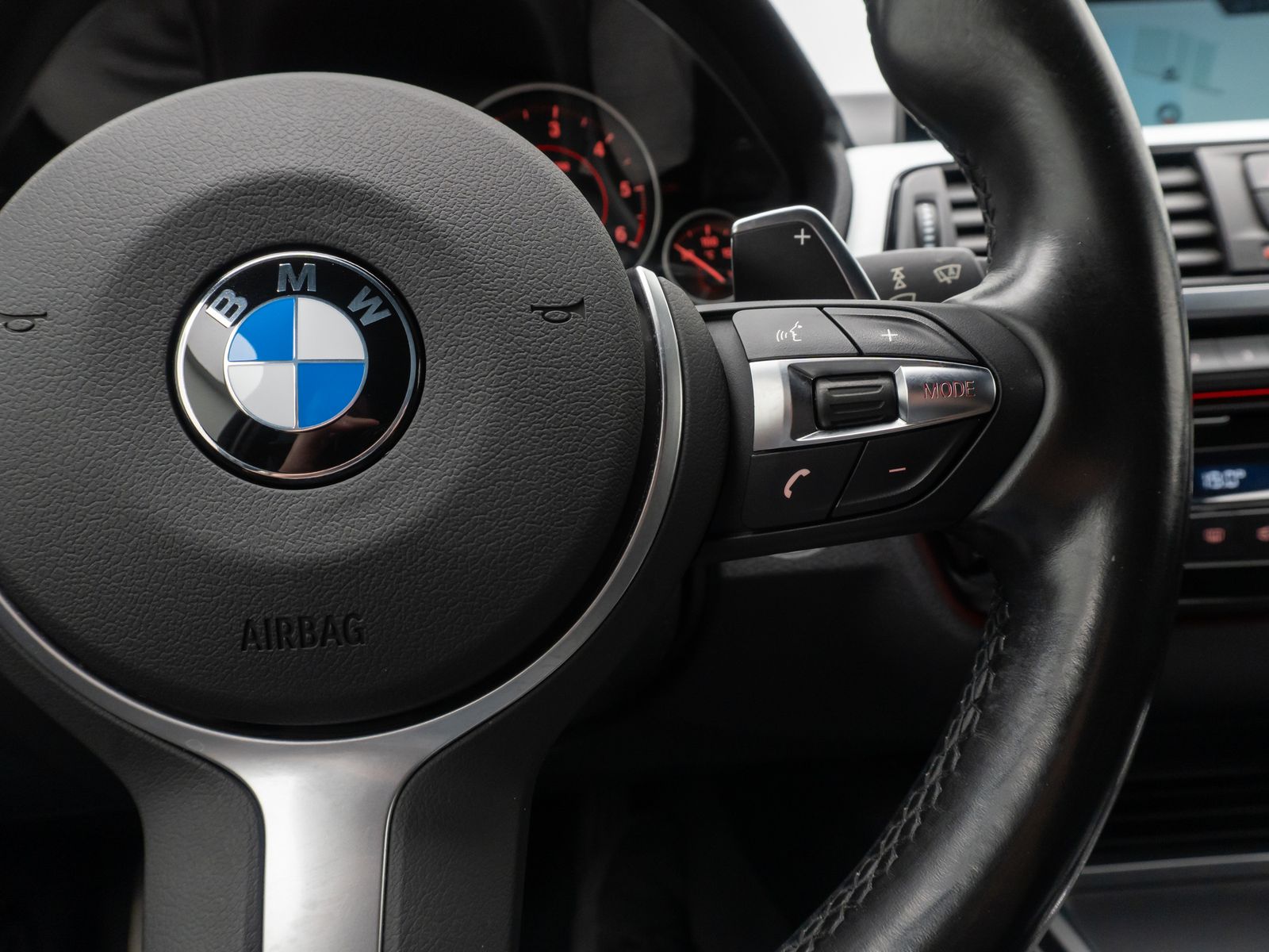 Fahrzeugabbildung BMW 320d M Sport Stop&Go NaviPro LED Komfort 19Zoll