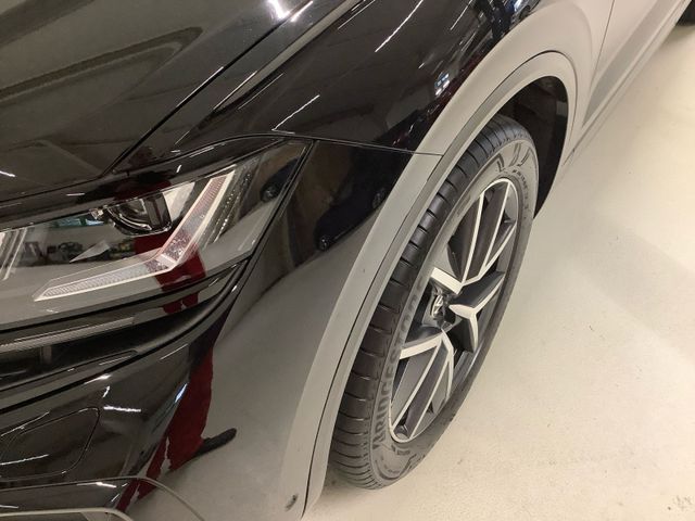 Touareg R-Line Black Style 3,0 l V6 TDI 4MOTION
