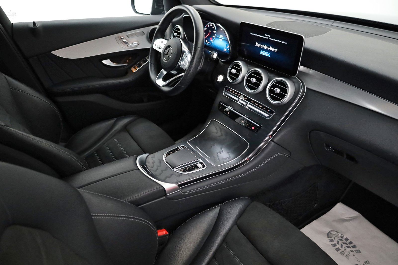 Fahrzeugabbildung Mercedes-Benz GLC 400d Coupe 4M AMG Line Navi,LED,360°,Apple C