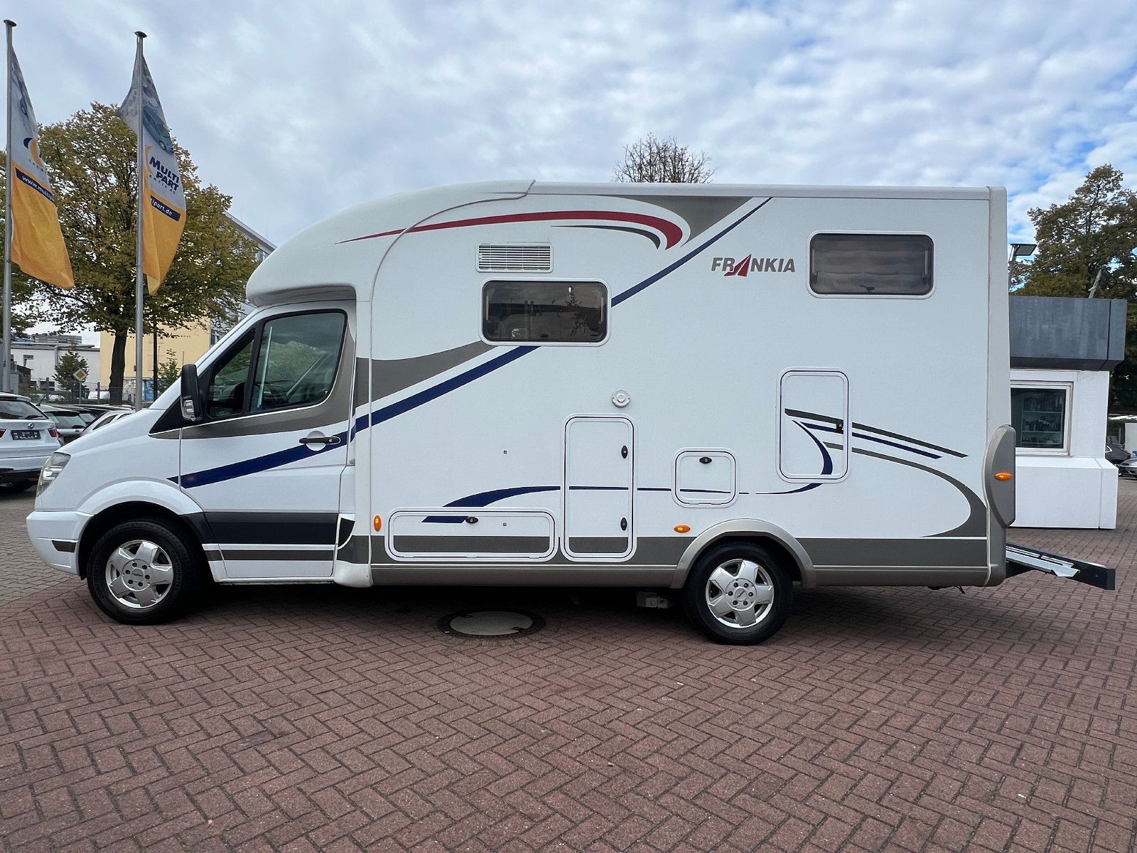 Fahrzeugabbildung Frankia T 6400 BD CompactClass MB Sprinter 316 CDI MAXI