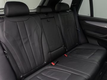 Fahrzeugabbildung BMW X5 xD40d M Sport Kamera Panorama HUD DAB H/K AHK