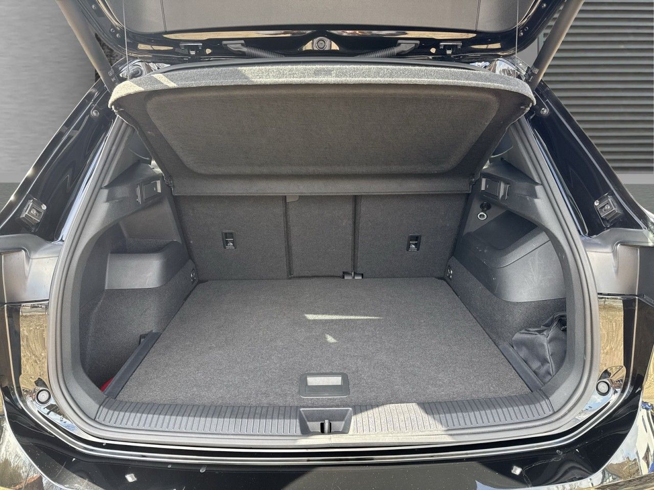 Volkswagen Tiguan 1.5 eTSI Goal Automatik Navi AHK Matrix-L foto 8