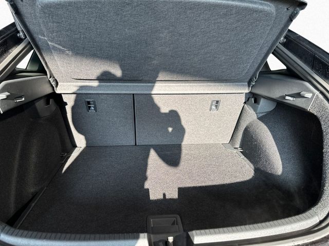 Taigo 1.0 TSI DSG R-LINE KAMERA+SHZ+ACC+IQ.LIGHT