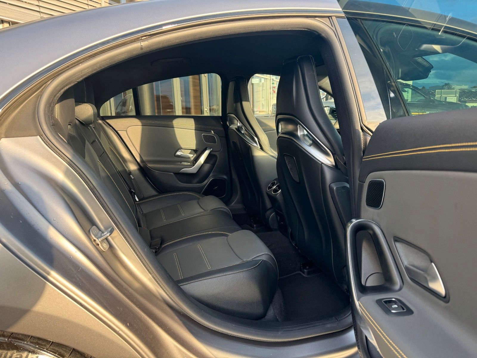 Fahrzeugabbildung Mercedes-Benz CLA 45 AMG S 4M Aero+Burm+PerfSitz+MultiB+Memory