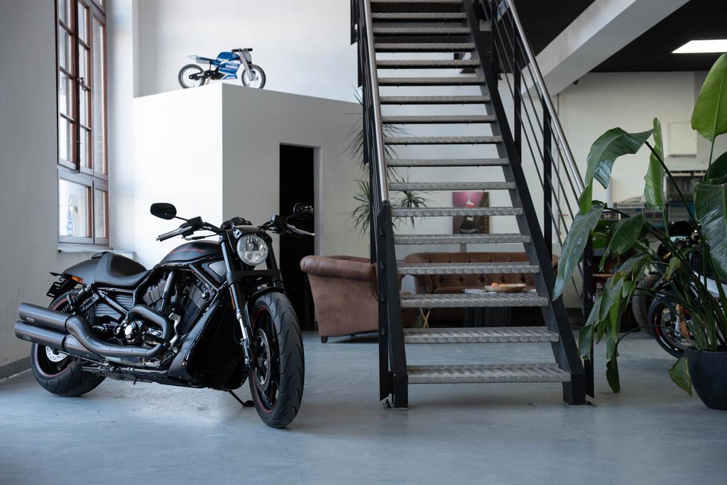 Harley-Davidson VRSCDX NIGHT ROD SPECIAL | Erst 2924 km | TOP |