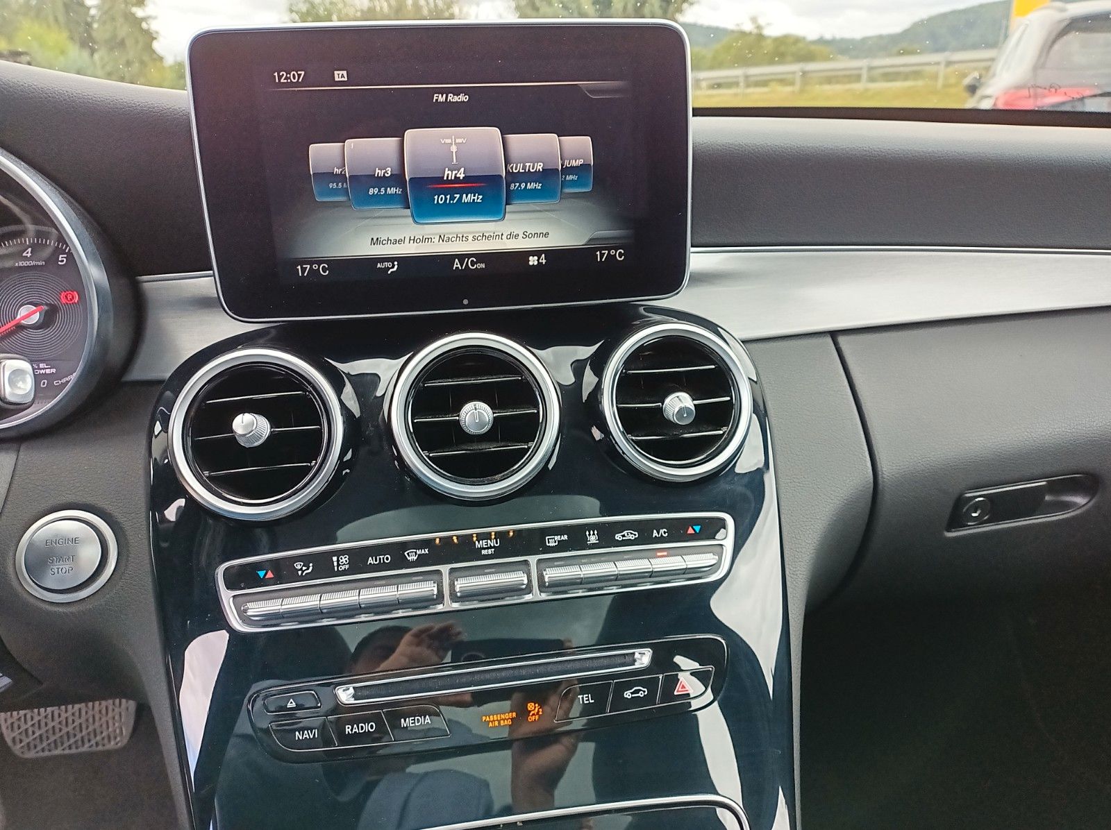 Fahrzeugabbildung Mercedes-Benz C 350 T e+DISTRONIC PLUS+PANO+PARK+360*+SH+BURME