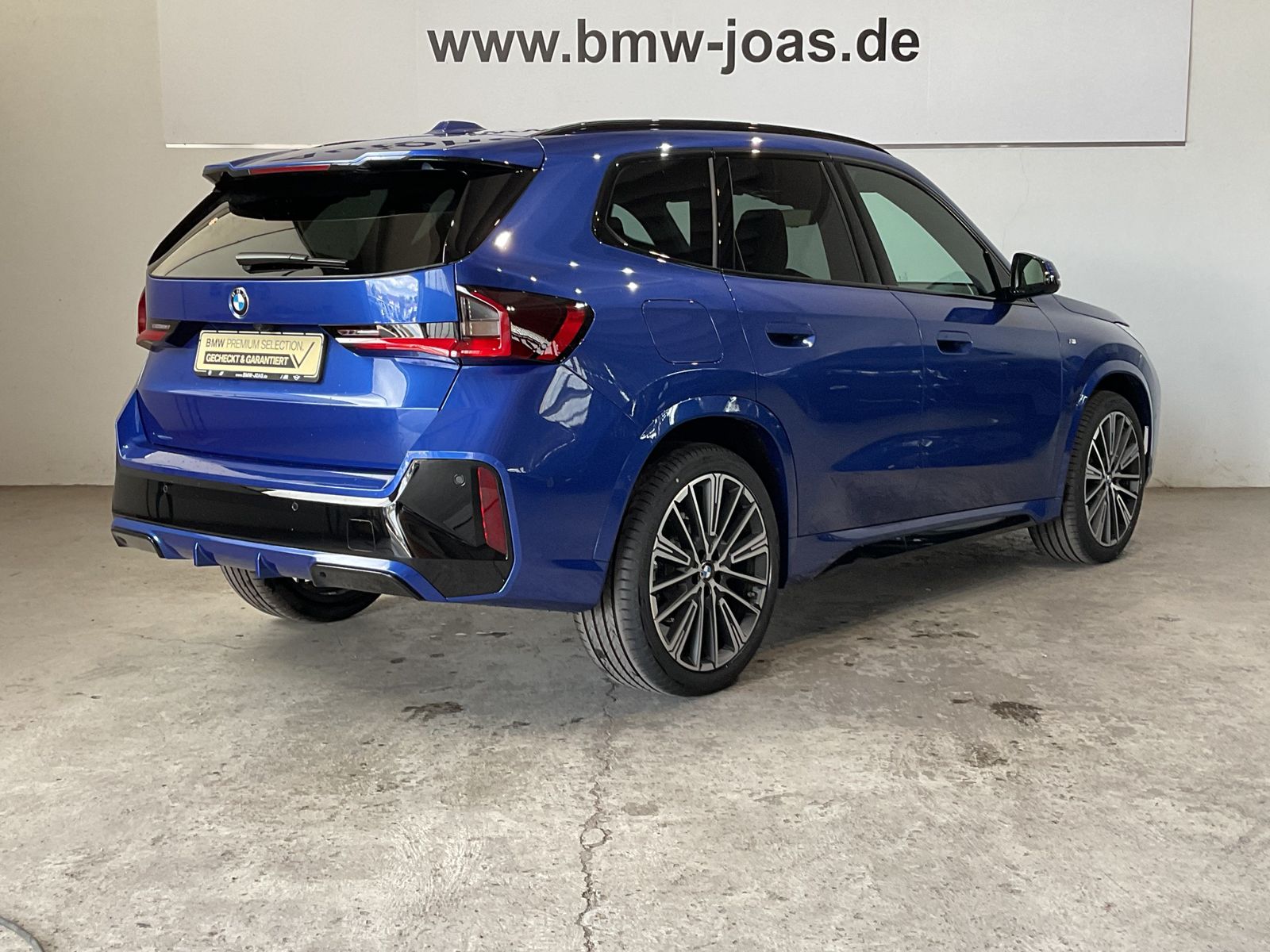 Fahrzeugabbildung BMW X1 sDrive20i | M-Sportpaket | Panorama-Glasdach