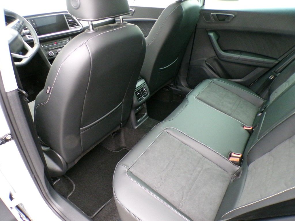 Fahrzeugabbildung SEAT Ateca  1.5 TSI DSG Style