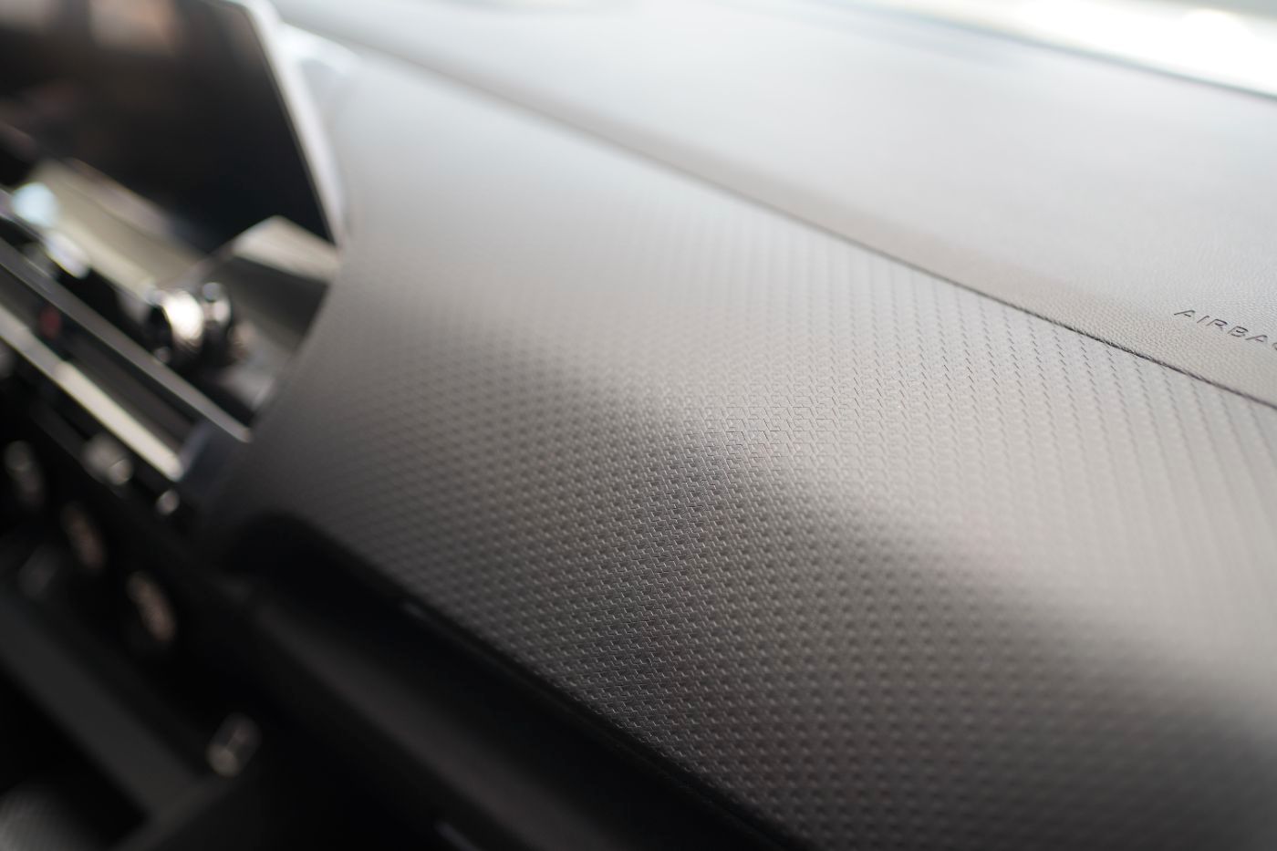 Fahrzeugabbildung Citroën C4 PureTech 130 Shine Kälte Paket Navi DAB Klima