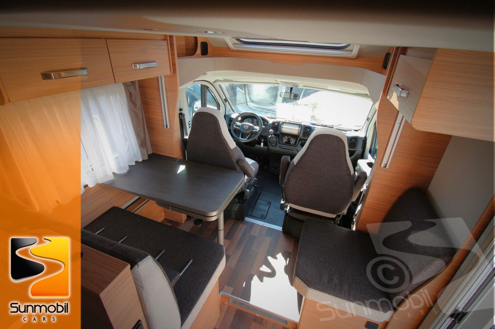 Fahrzeugabbildung Weinsberg CaraSuite 650 DG Navi RFK Markise