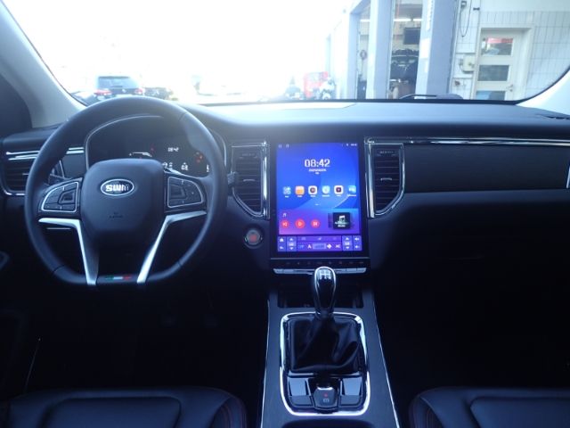 Fahrzeugabbildung SWM G05 Pro El. Panodach Leder digitales Cockpit App