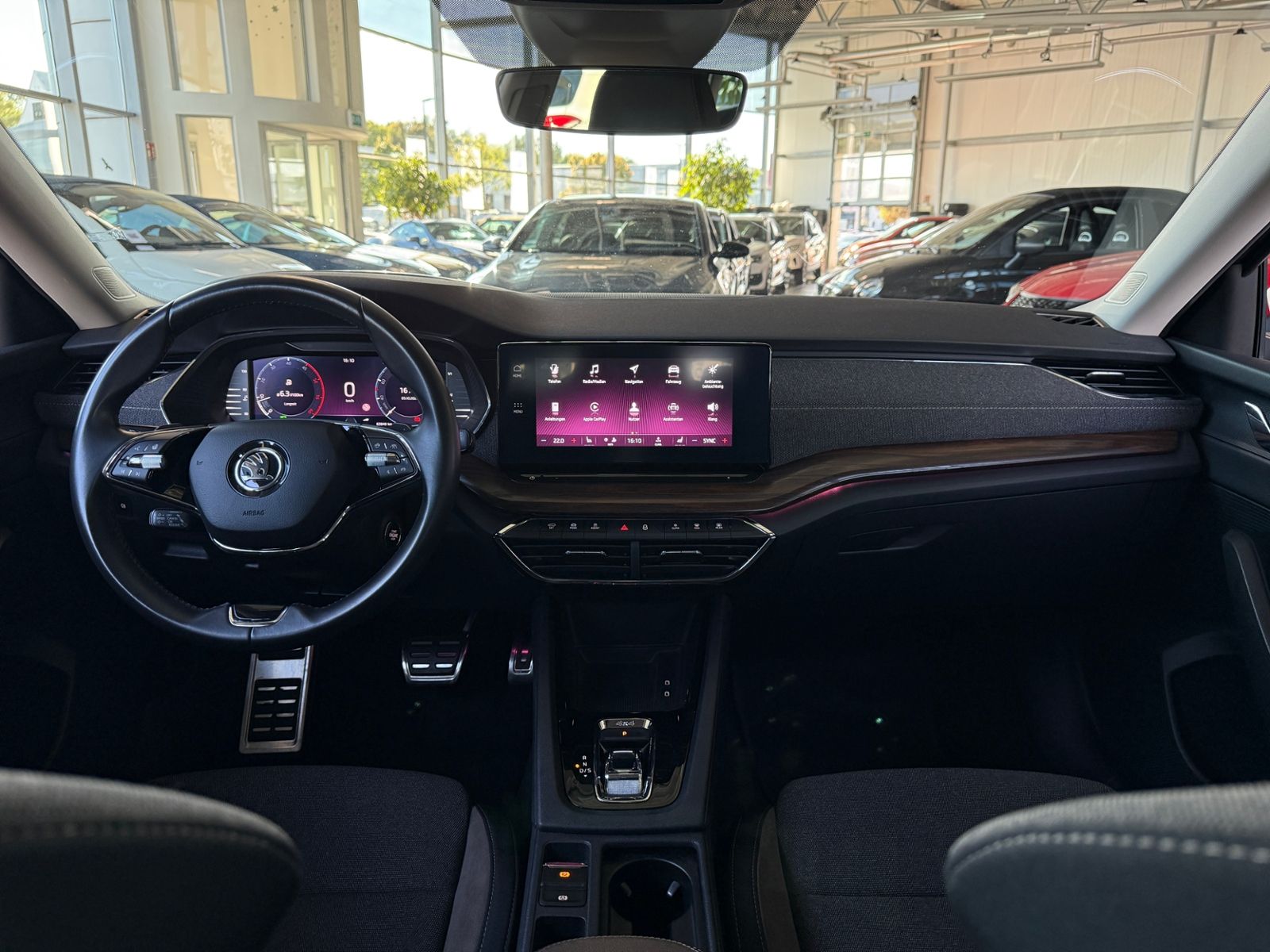 Fahrzeugabbildung SKODA Octavia Combi Scout 4x4 KAM ACC HUD LED