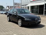 Alfa Romeo Alfa 147 2.0 TS 16V Distinctive *el. Schiebedach - Alfa Romeo 147: Distinctive