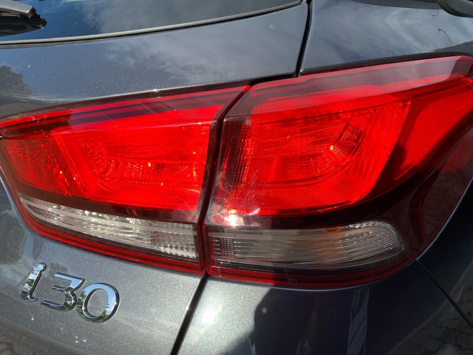 Fahrzeugabbildung Hyundai i30 Kombi 1.5 T-GDI 7-DCT Intro Edition Mild-Hyb