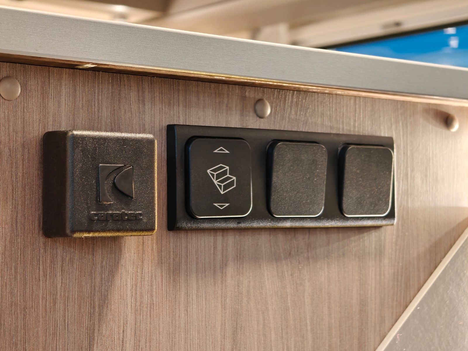 Fahrzeugabbildung Carado T-135 - SAT, TV, 2x Batterie, Solar, Automatik!