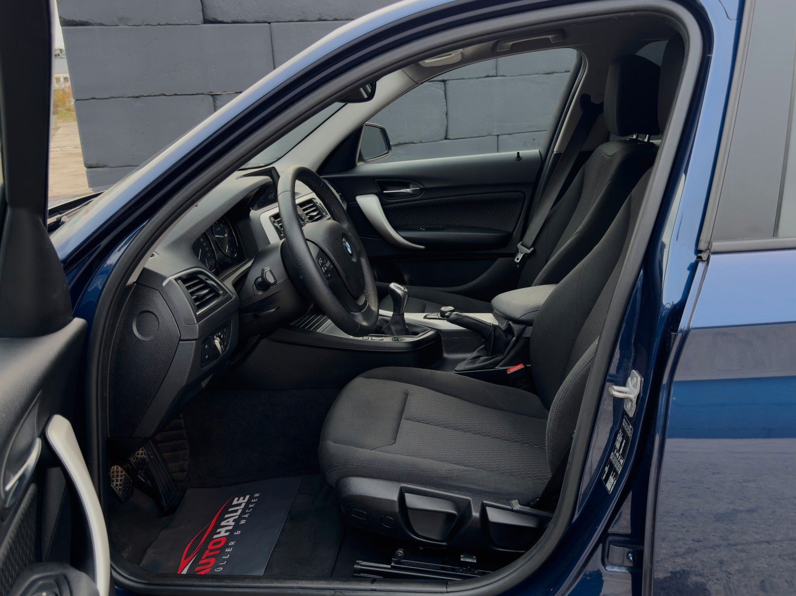 Fahrzeugabbildung BMW 118i Advantage SHZ PDC LED 2Z-Klima Tempomat