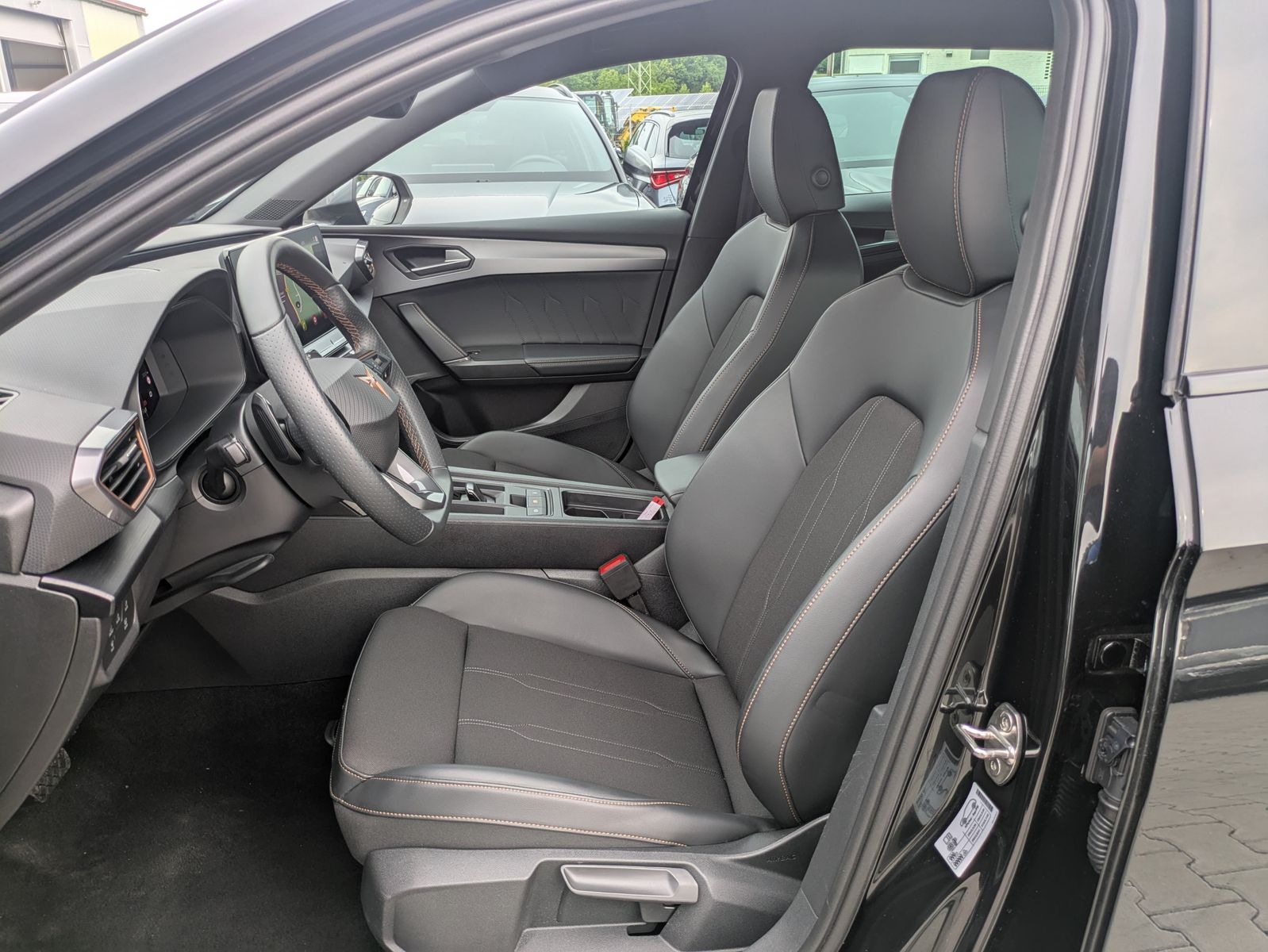 Fahrzeugabbildung CUPRA Leon 1.5 eTSI DSG MATRIX-LED*ACC*AHK*KAMERA*18"