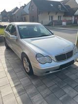 Mercedes-Benz Mercedes c 220 Benzin - Mercedes-Benz C 220 mit Benzin-Antrieb: Limousine
