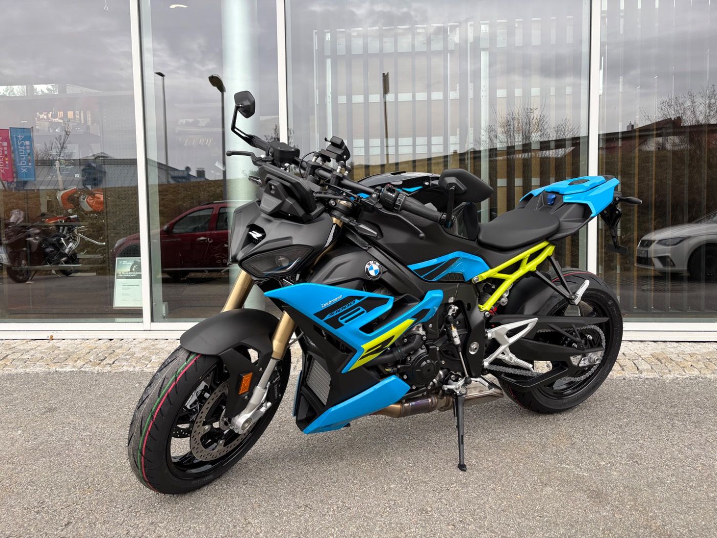 Fahrzeugabbildung BMW S 1000 R Style Sport 2 Pakete