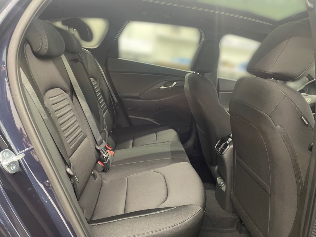 Fahrzeugabbildung Hyundai i30 Kombi 1.5 T-GDI 7-DCT Advantage AUT DynLicht