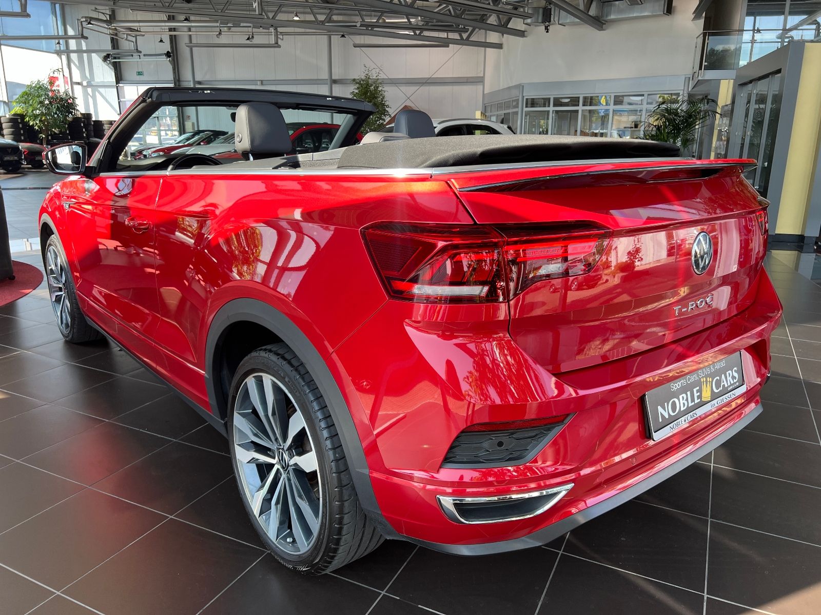 Fahrzeugabbildung Volkswagen T-Roc Cabriolet R-Line AHK ACC LED NAV SHZ 19"