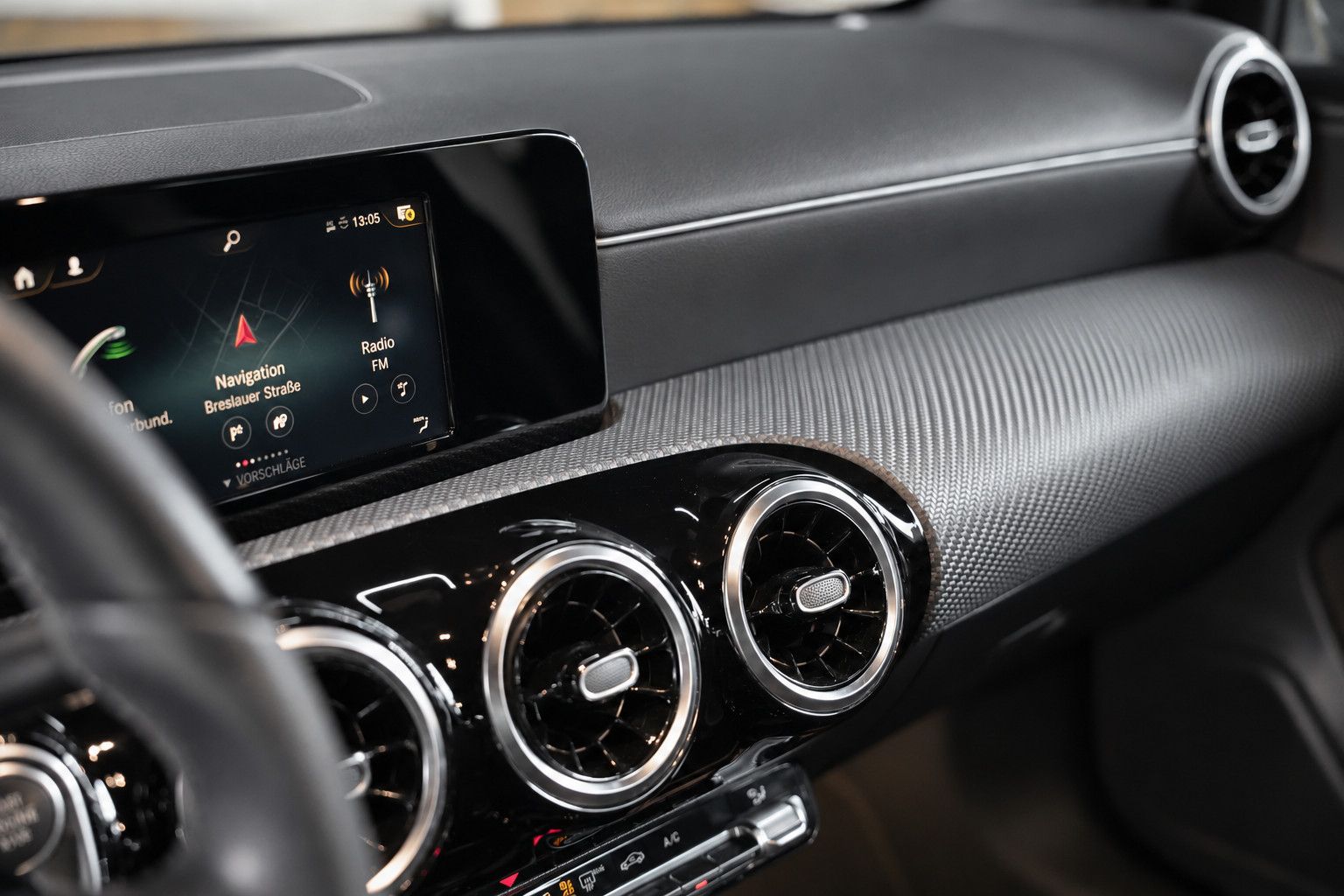 Fahrzeugabbildung Mercedes-Benz A 180 A 180 d Limousine *LED*SHZ*Navigation*ACC*