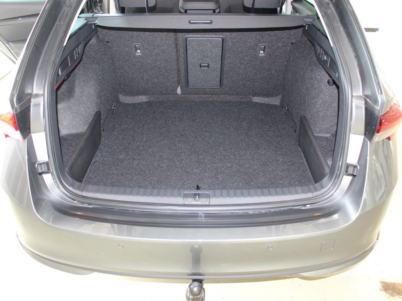 Fahrzeugabbildung SKODA Octavia 1.5 TSI mHEV Selection AHK/ACC/RFK/APP